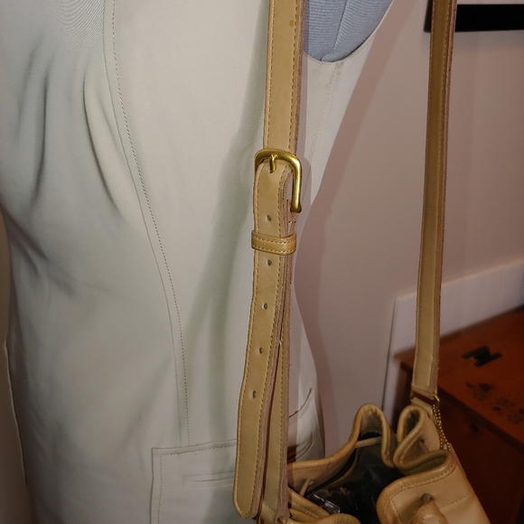 Coach vintage yellow/tan leather drawstring bucket bag 272-9933 - Picture 3 of 13